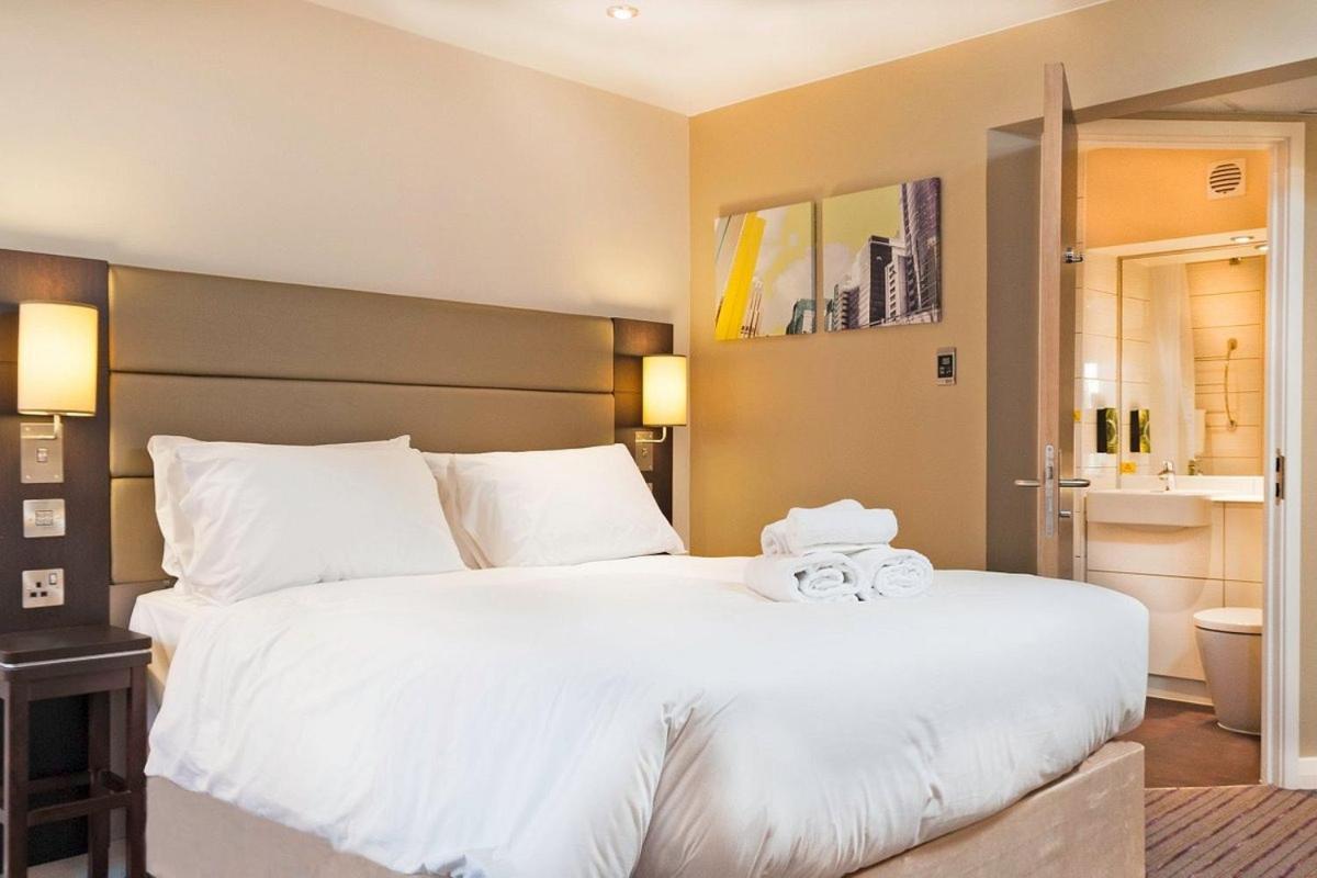 Silurian Hotel Newport Newport  Extérieur photo